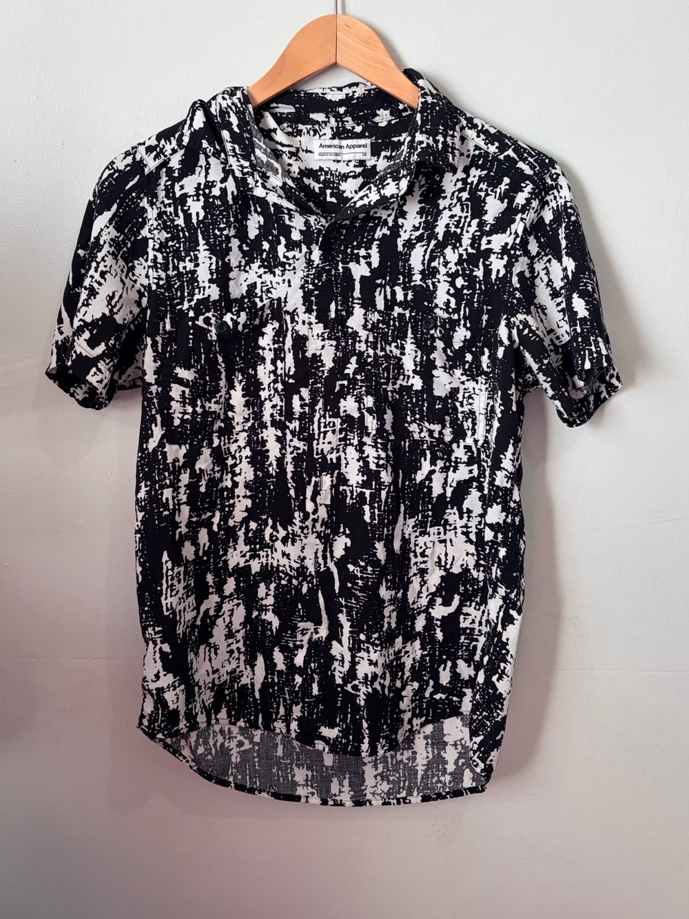 American Apparel Made in USA Rayon Short Sleeve Shirt XS Black White Abstract